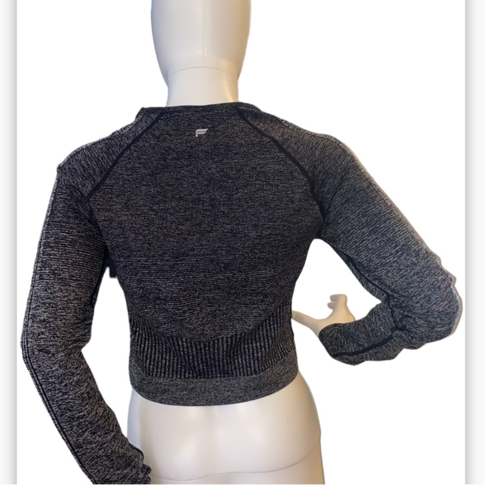 Fabletics Crop Top Stretchy / Med. - Picture 8 of 16